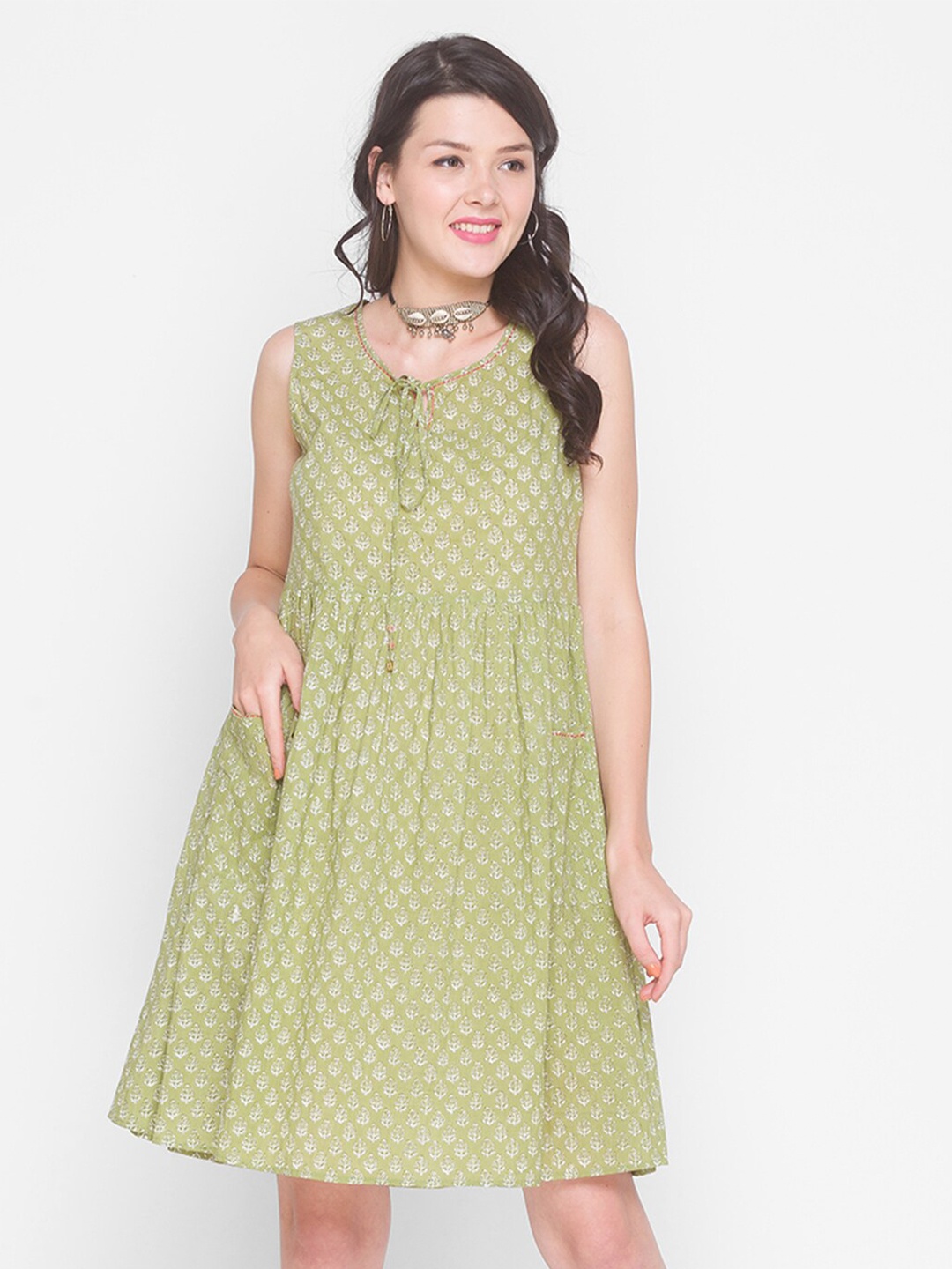 

TERQUOIS Green Ethnic Motifs Tie-Up Neck A-Line Dress