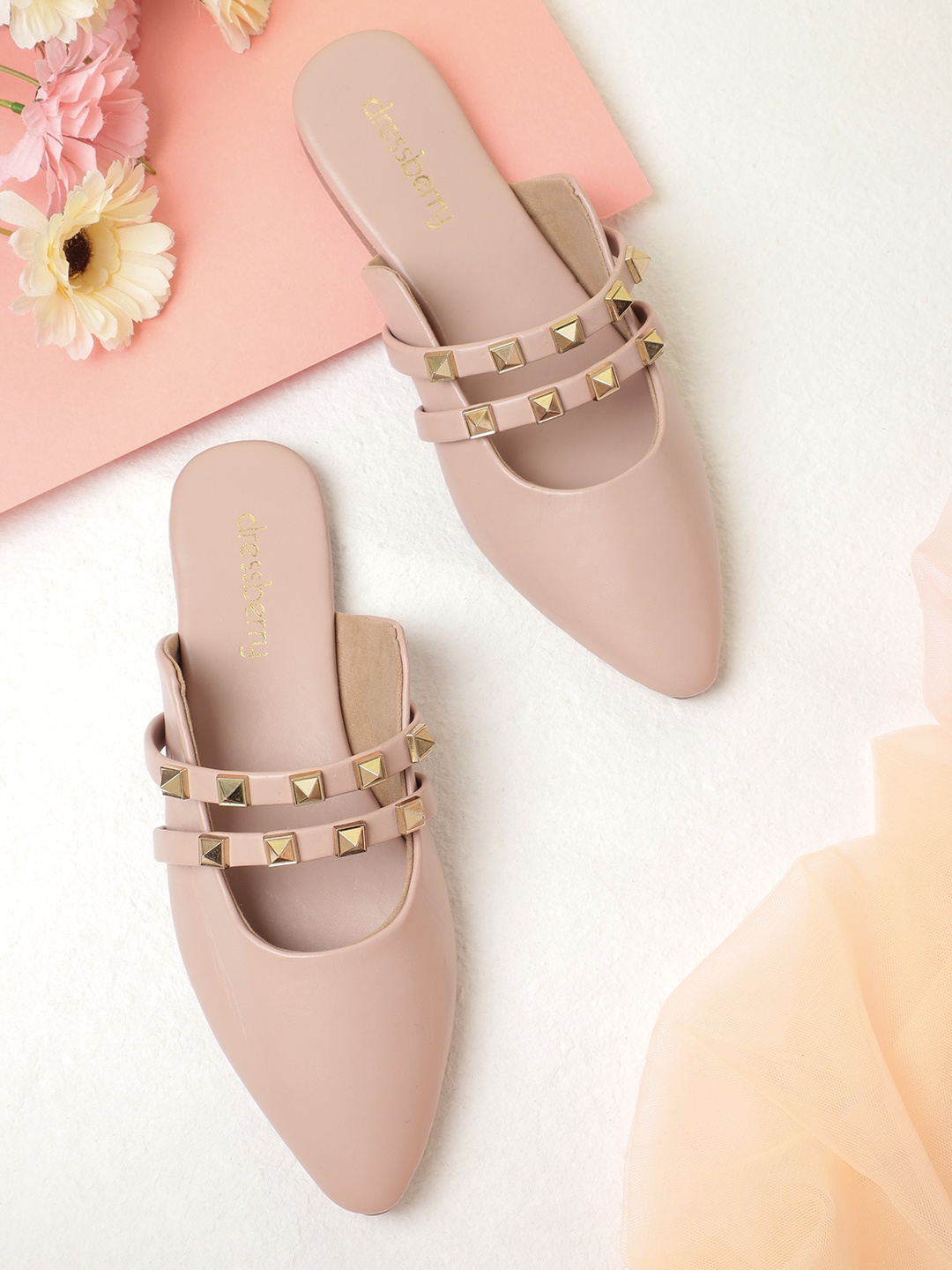 

DressBerry Women Nude-Coloured & Gold-Toned Embellished Mules