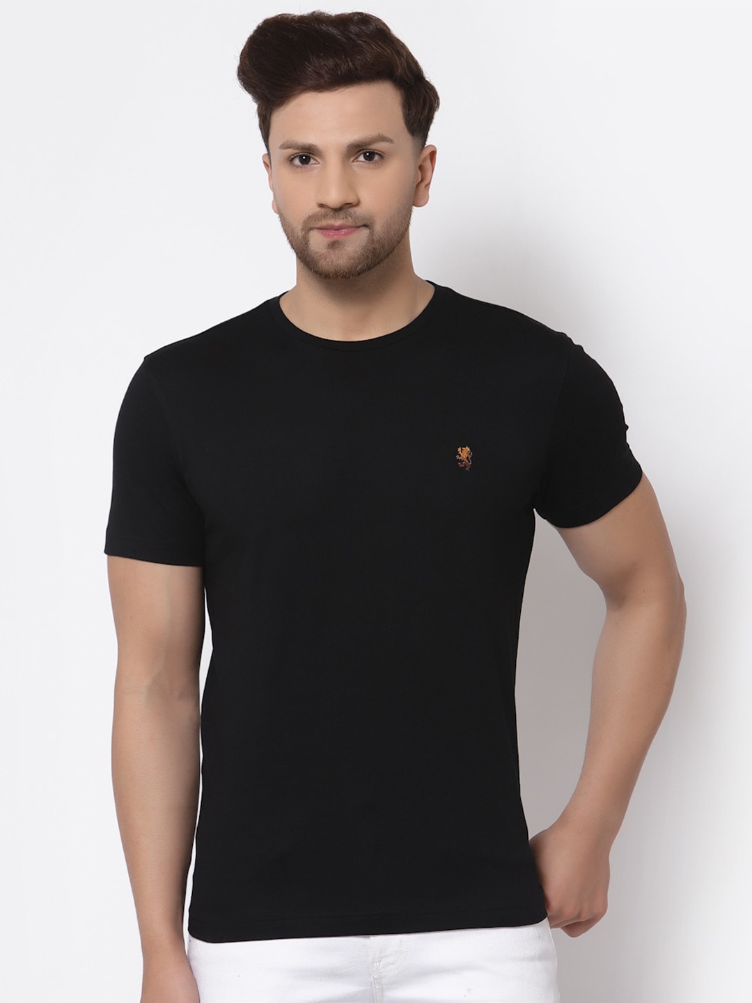 

Red Tape Men Black Solid Pure Cotton T-shirt