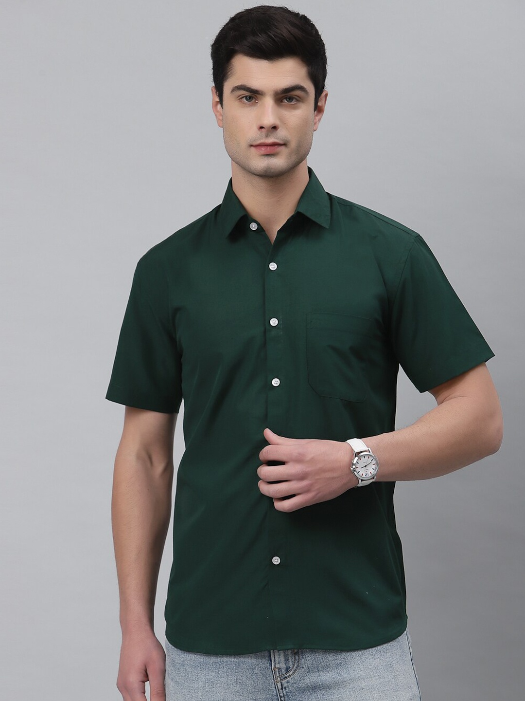 

NEUDIS Men Green Classic Regular Fit Casual Shirt