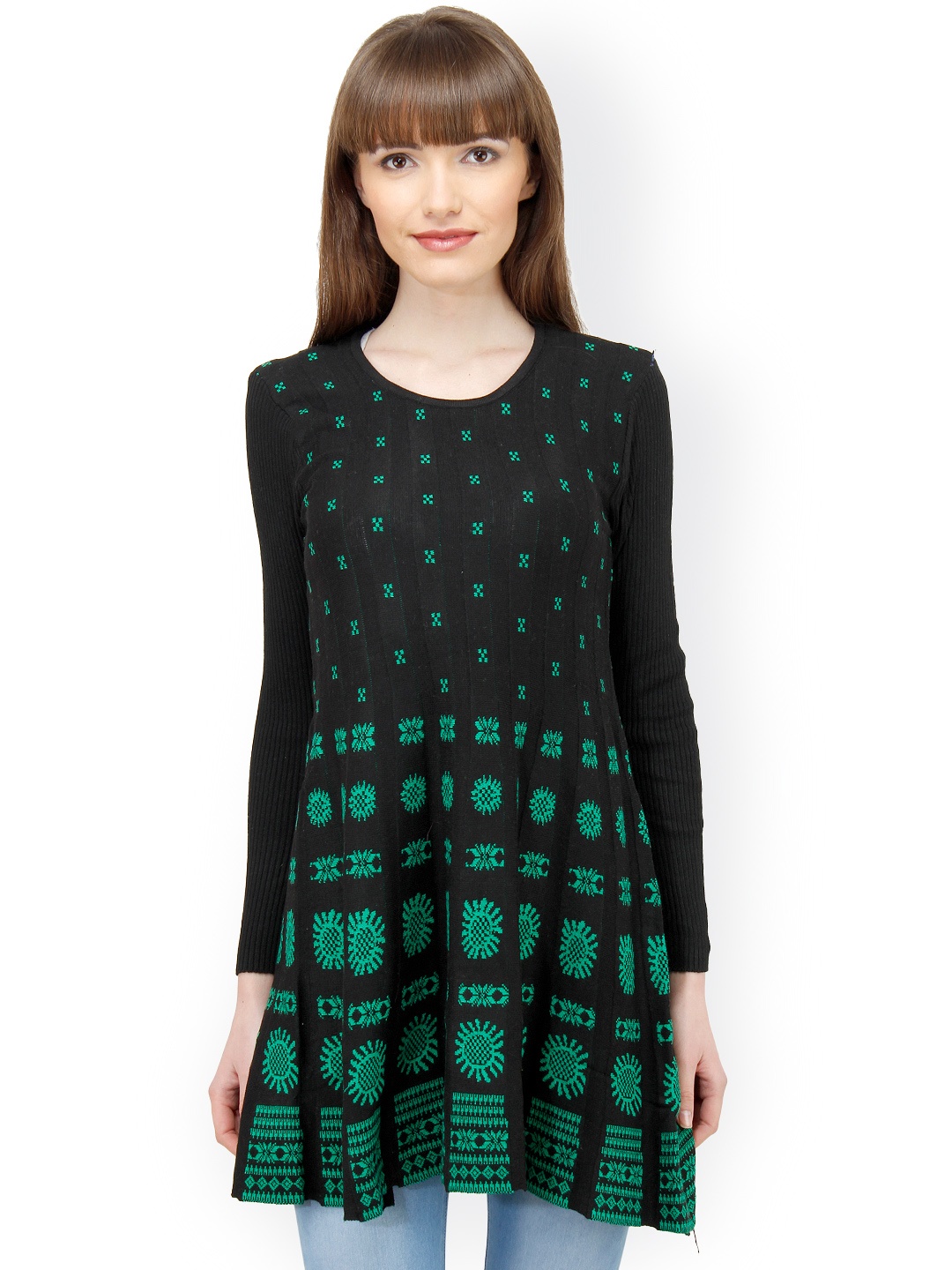 

Camey Women Black & Green Longline Top
