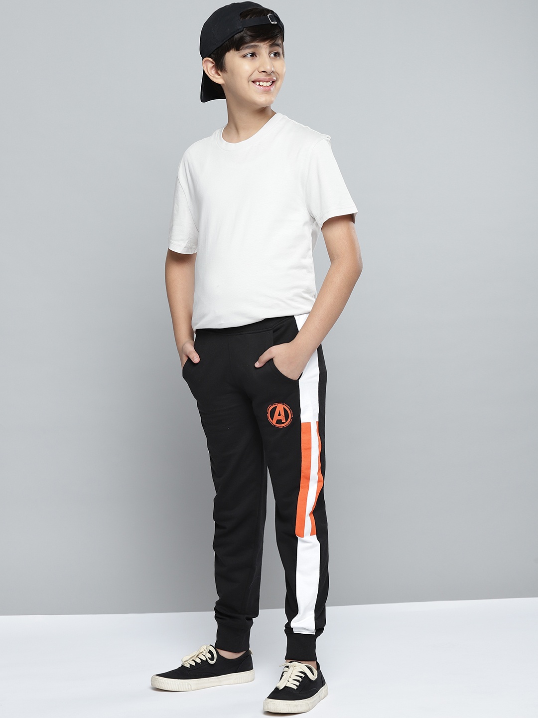 

YK Marvel Boys Black & White Pure Cotton Colourblocked Joggers