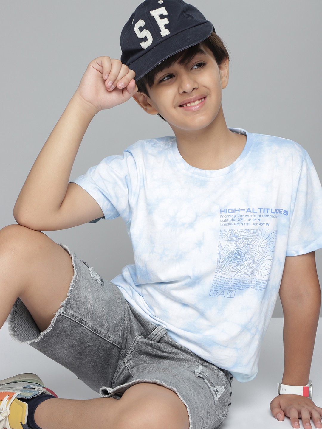 

YK Boys White & Blue Printed Pure Cotton T-shirt