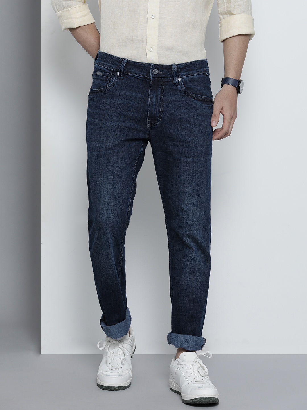 

Nautica Men Blue Straight Fit Low-Rise Light Fade Stretchable Jeans