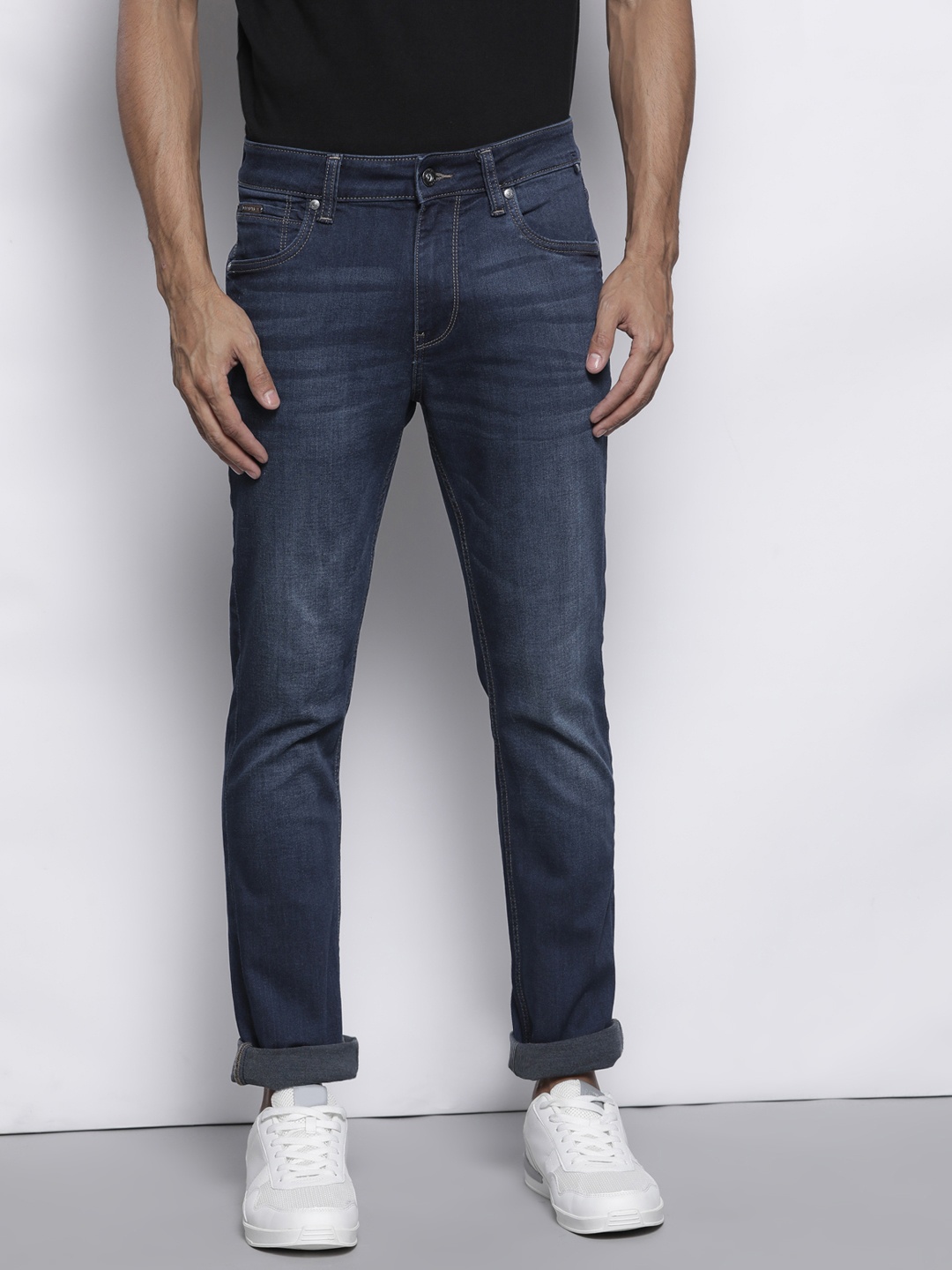 

Nautica Men Navy Blue Straight Fit Light Fade Stretchable Jeans