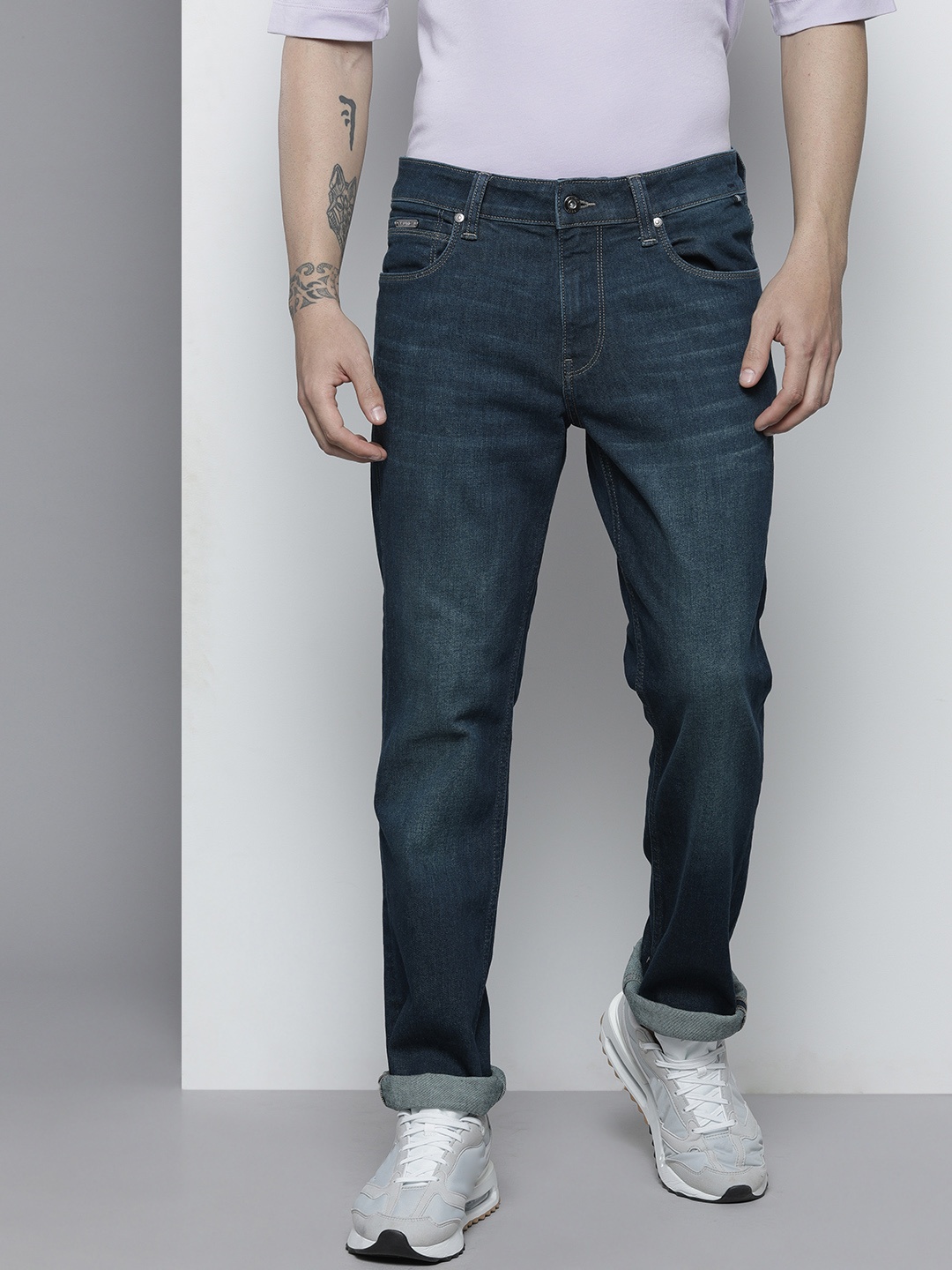 

Nautica Men Navy Blue Light Fade Jeans