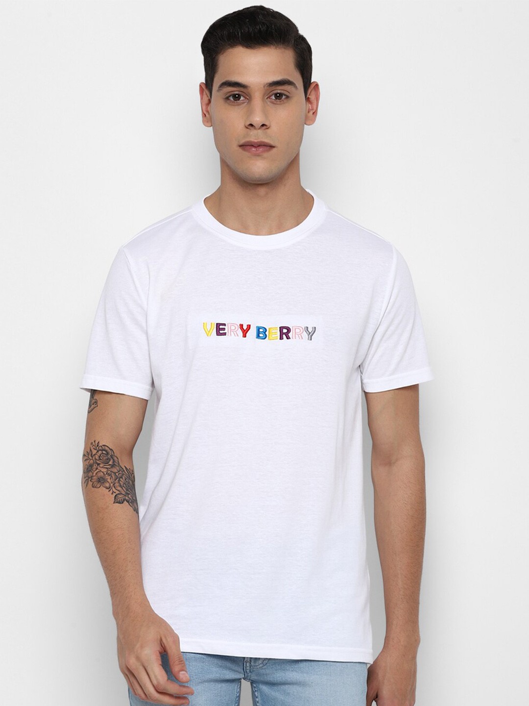 

FOREVER 21 Men White Typography Printed Applique T-shirt