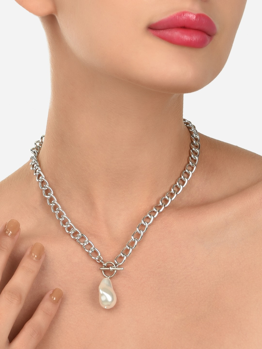 

AMI Women Silver-Plated & Pearl Pendant Linked Chain