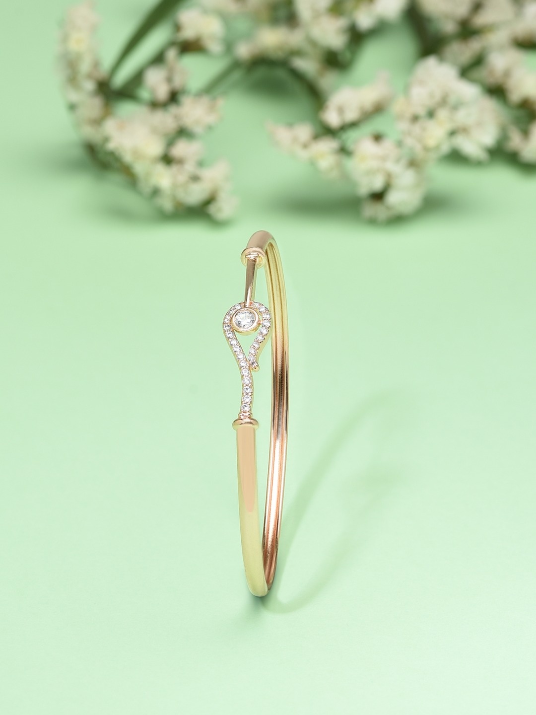 

AMI Women Brass Cubic Zirconia Rose Gold-Plated Kada Bracelet