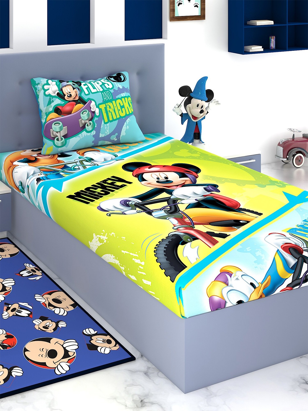 

Disney Green & Yellow Cartoon Printed 180 TC King Size Bedsheet With 1 Pillow Covers