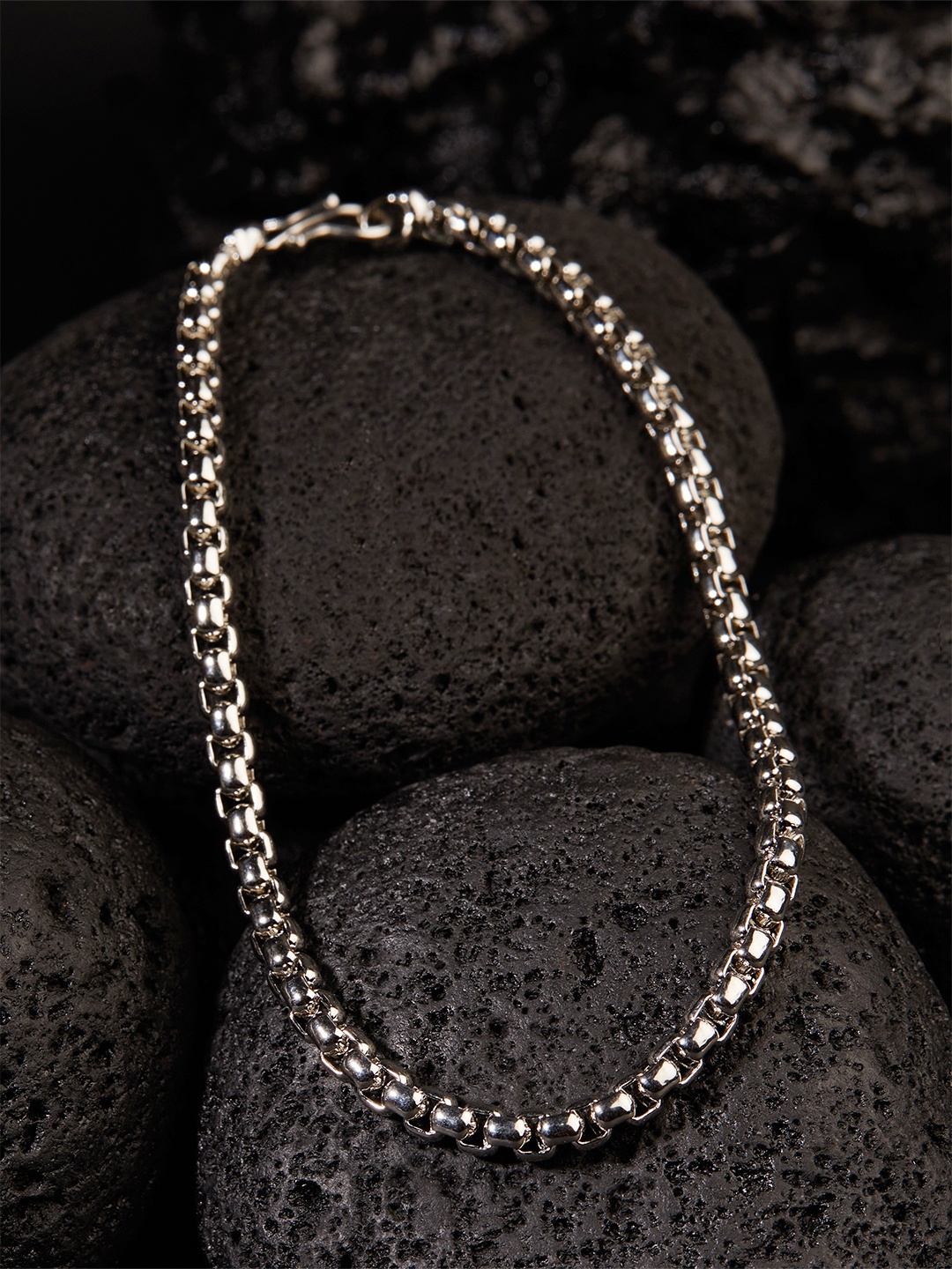 

The Roadster Lifestyle Co Men Silver-Toned Silver-Plated Handcrafted Chain