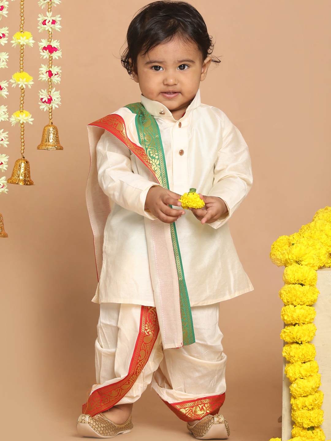 

VASTRAMAY SISHU Boys Cream-Coloured Kurta with Dhoti Pants & With Dupatta