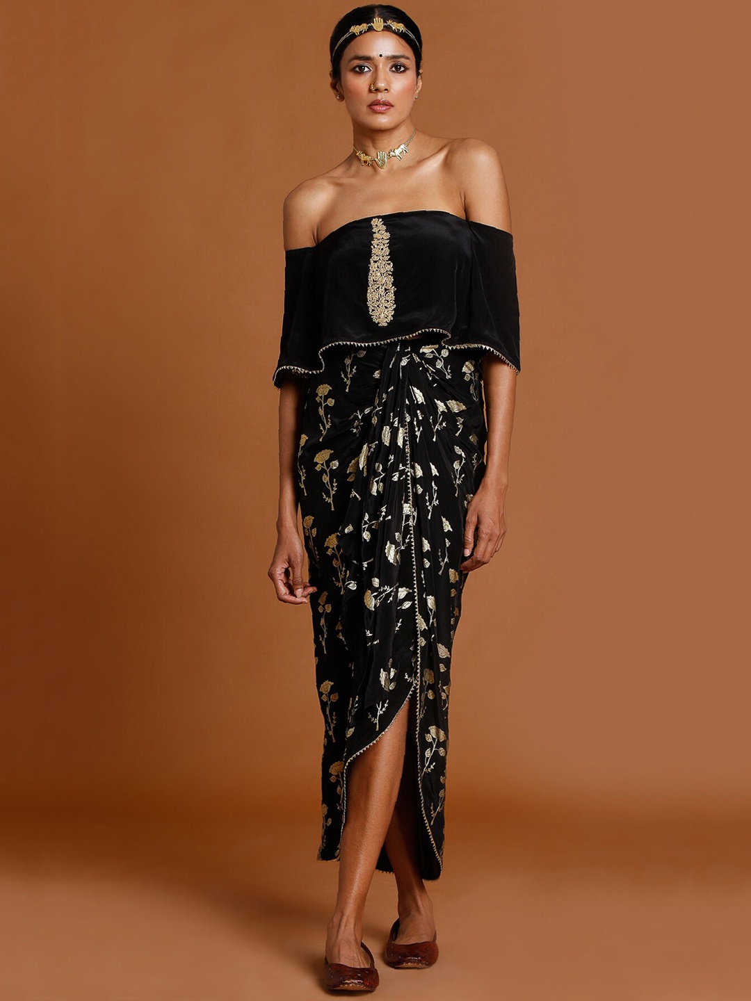 

Masaba Women Black Embroidered Co-Ord Set
