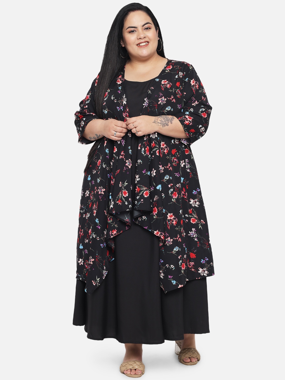 

Indietoga Women Plus Size Black Solid Maxi Dress With Floral Printed Shrug