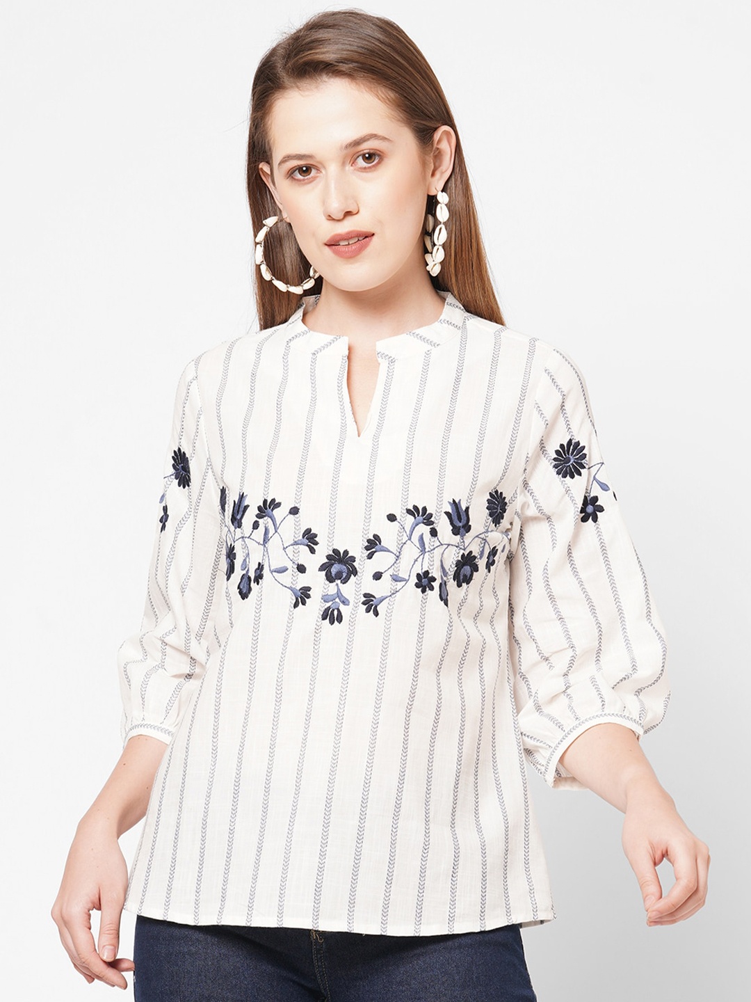 

109F Cream-Coloured & Navy Blue Floral Embroidered Top