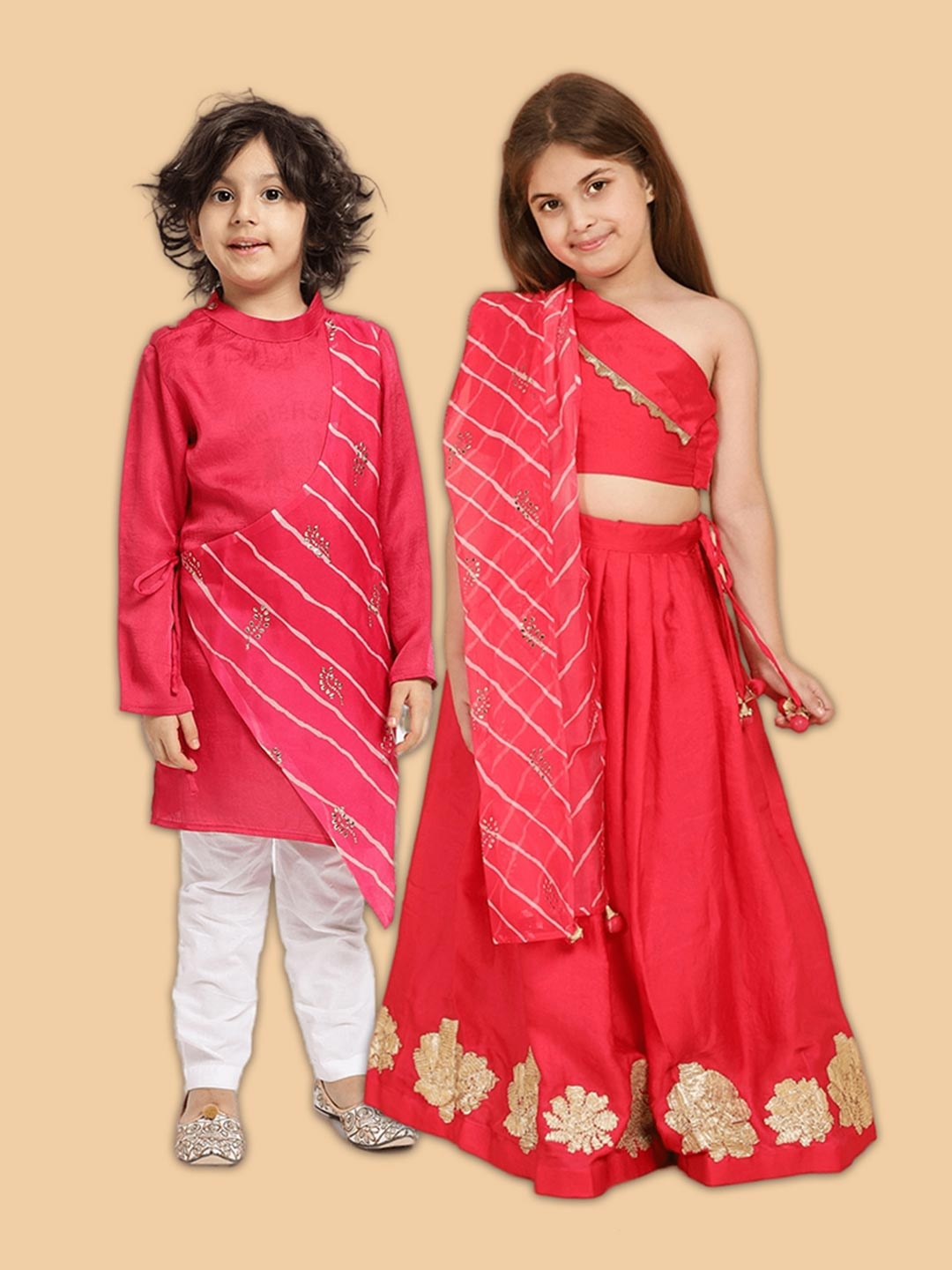 

PICCOLO Girls Pink Gold-Toned Embellished Ready to Wear Lehenga & Blouse With Dupatta