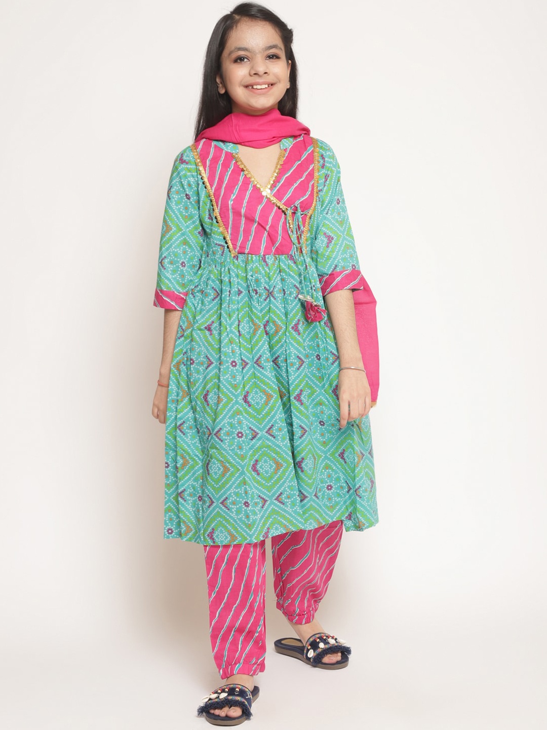 

titliyan Girls Blue Bandhani Printed Angrakha Pure Cotton Kurta & Salwar With Dupatta