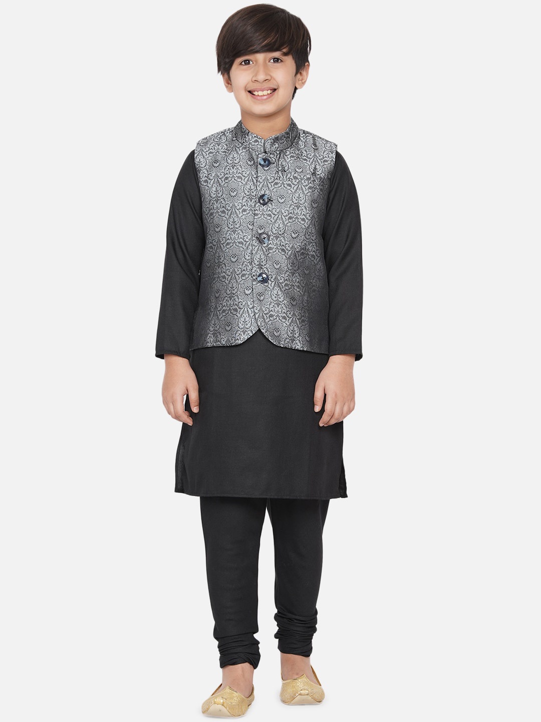 

titliyan Boys Black Pure Silk Kurta & Pyjamas With Nehru Jacket