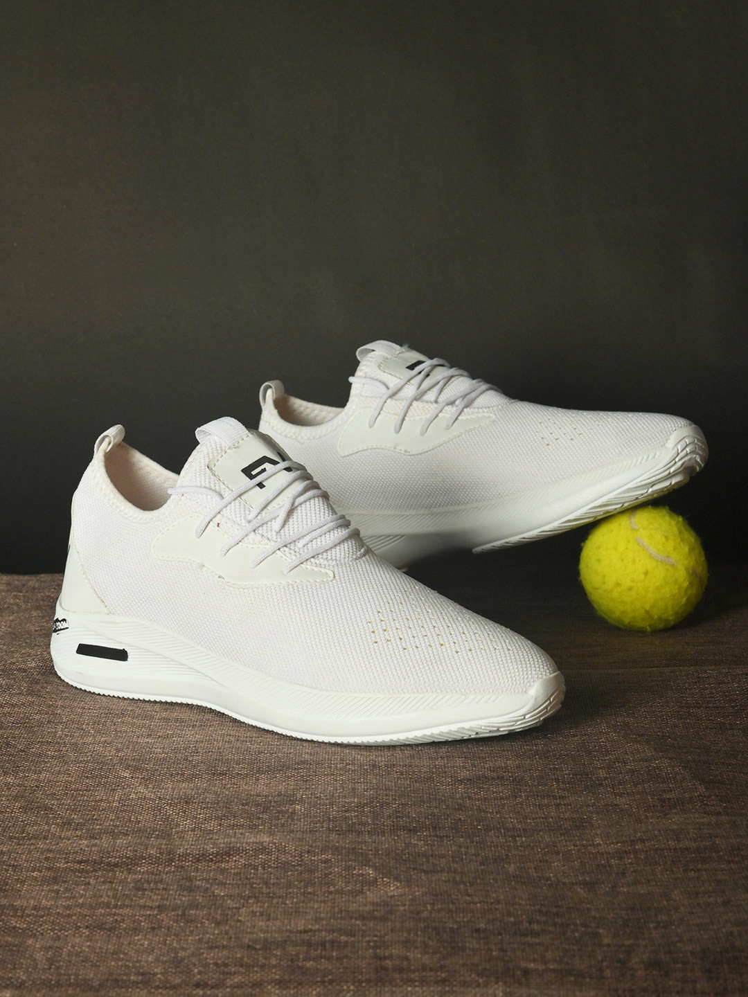 

Fashion Victim Men White Sneakers