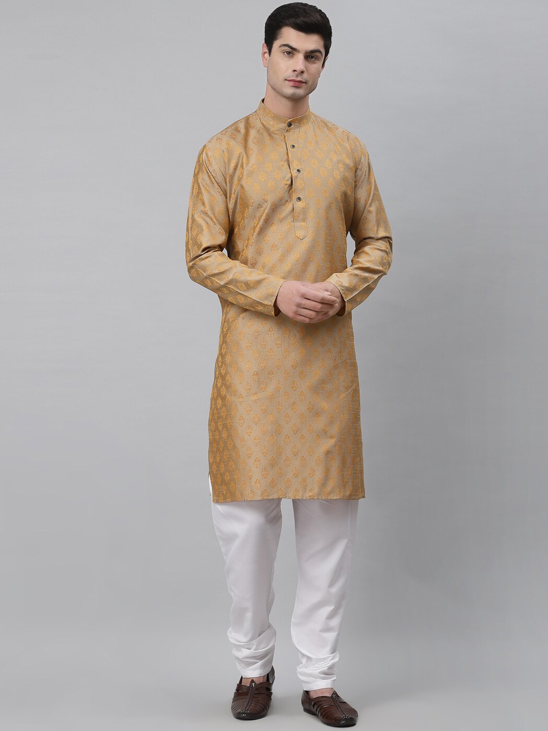 

NEUDIS Men Beige & White Ethnic Motifs Jacquard Kurta with Churidar