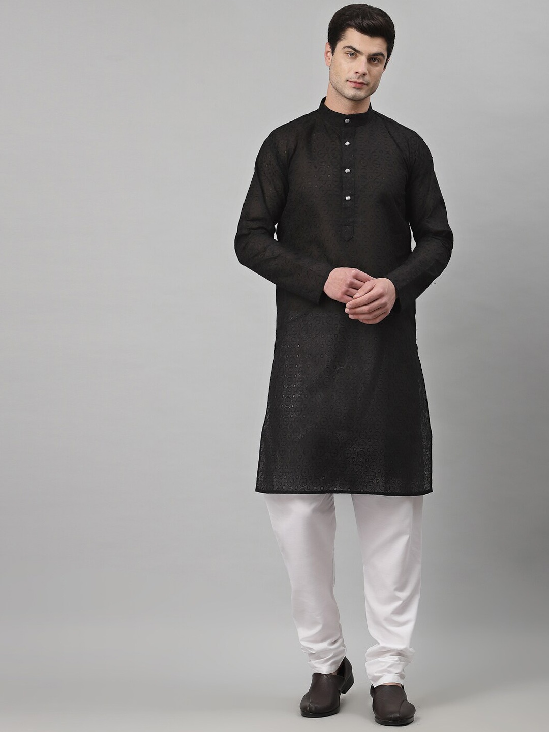 

NEUDIS Men Black Chikankari Cotton Straight Kurta