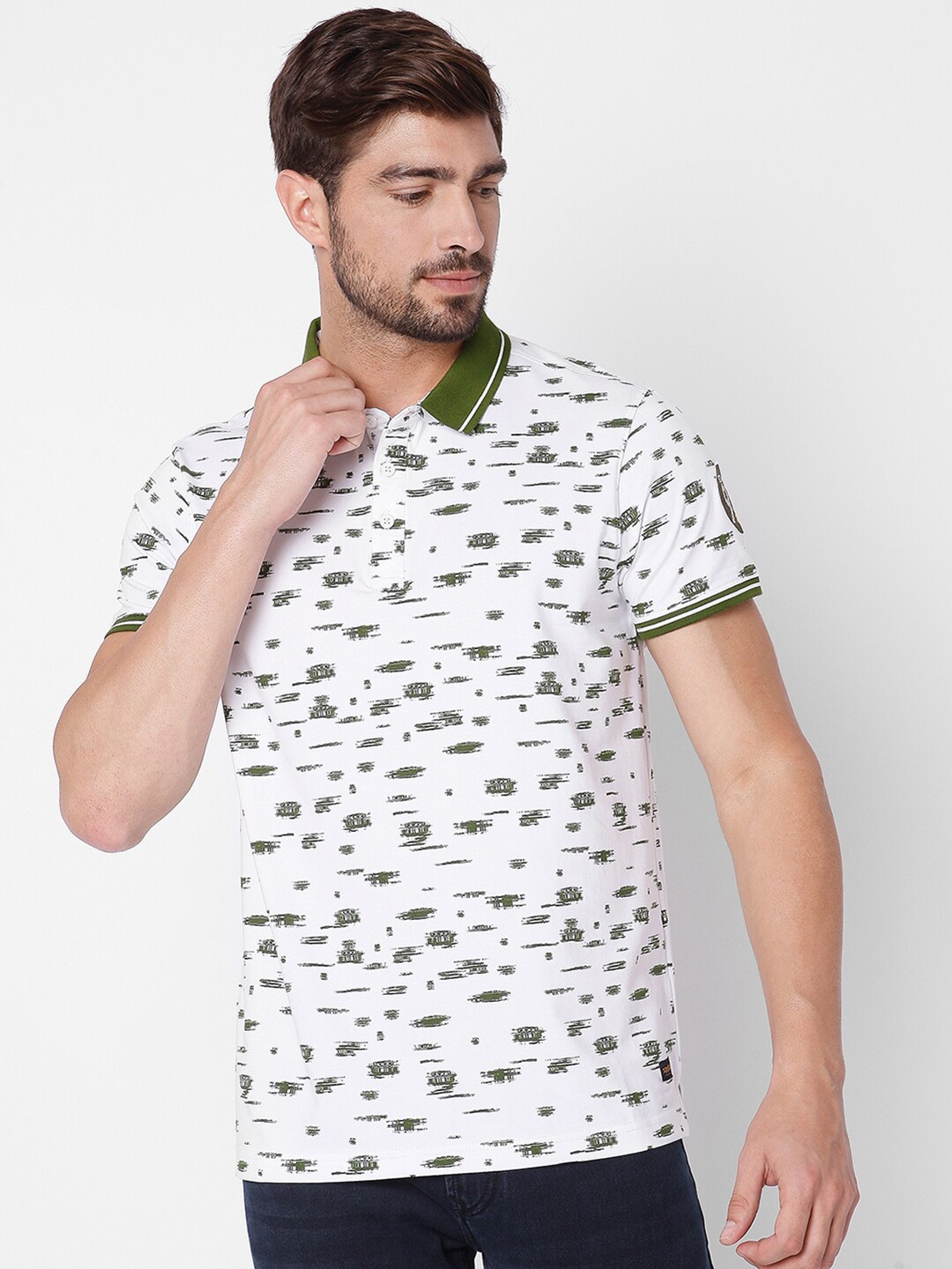 

SPYKAR Men White & Green Printed Polo Collar Slim Fit T-shirt