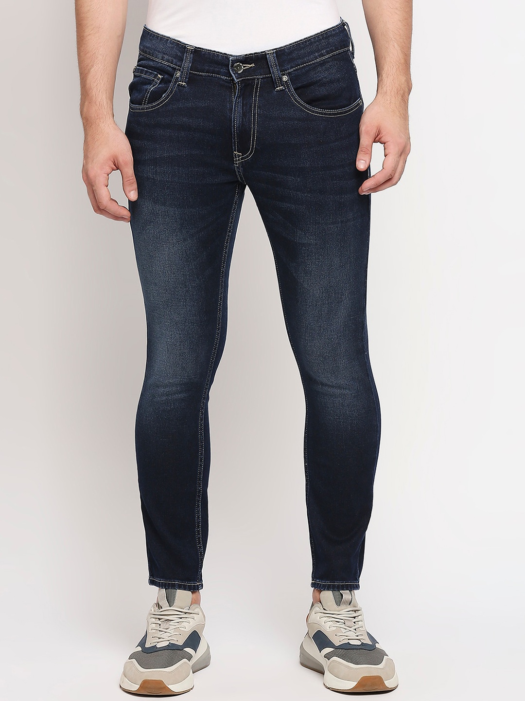

SPYKAR Men Blue Slim Fit Low-Rise Light Fade Stretchable Jeans