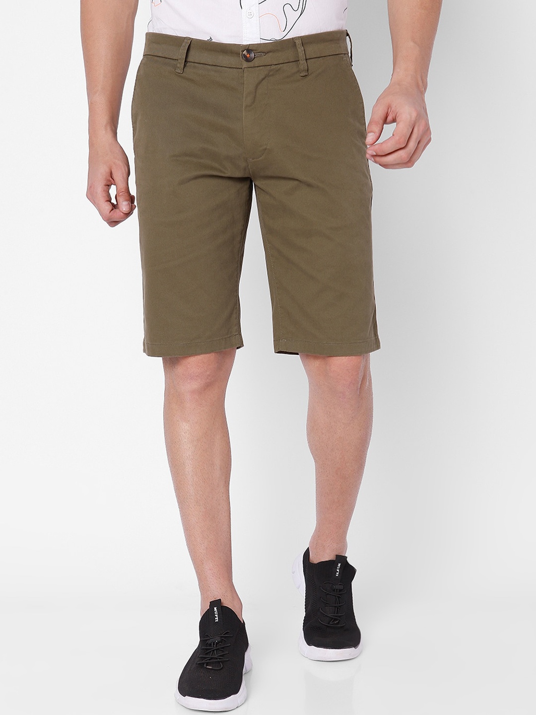 

SPYKAR Men Olive Green Slim Fit Low-Rise Shorts