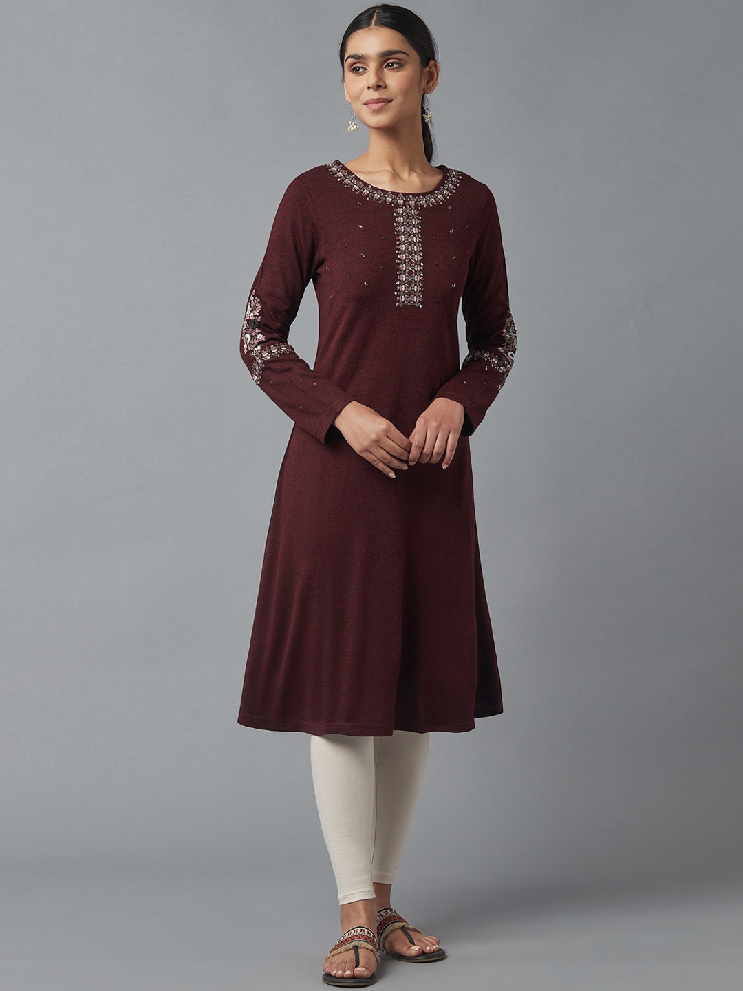 

W Women Maroon Acrylic Floral Embroidered Thread Work Kurta