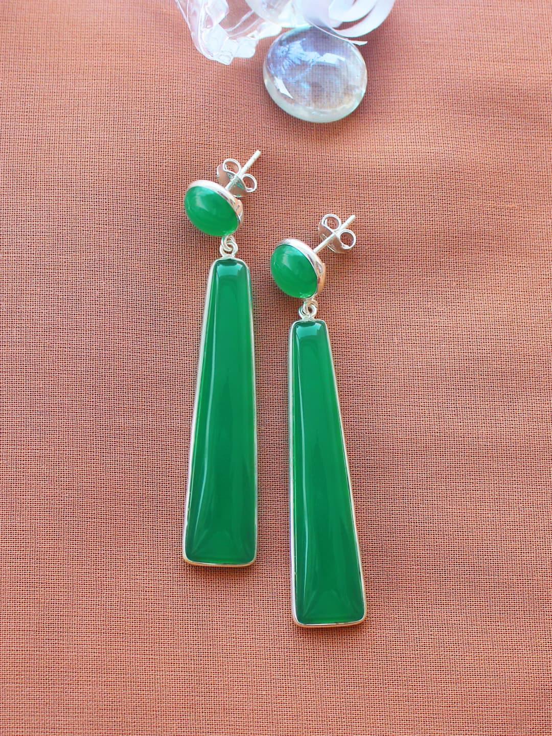 

ERILINE JEWELRY Green & Silver-Toned Contemporary Drop Earrings