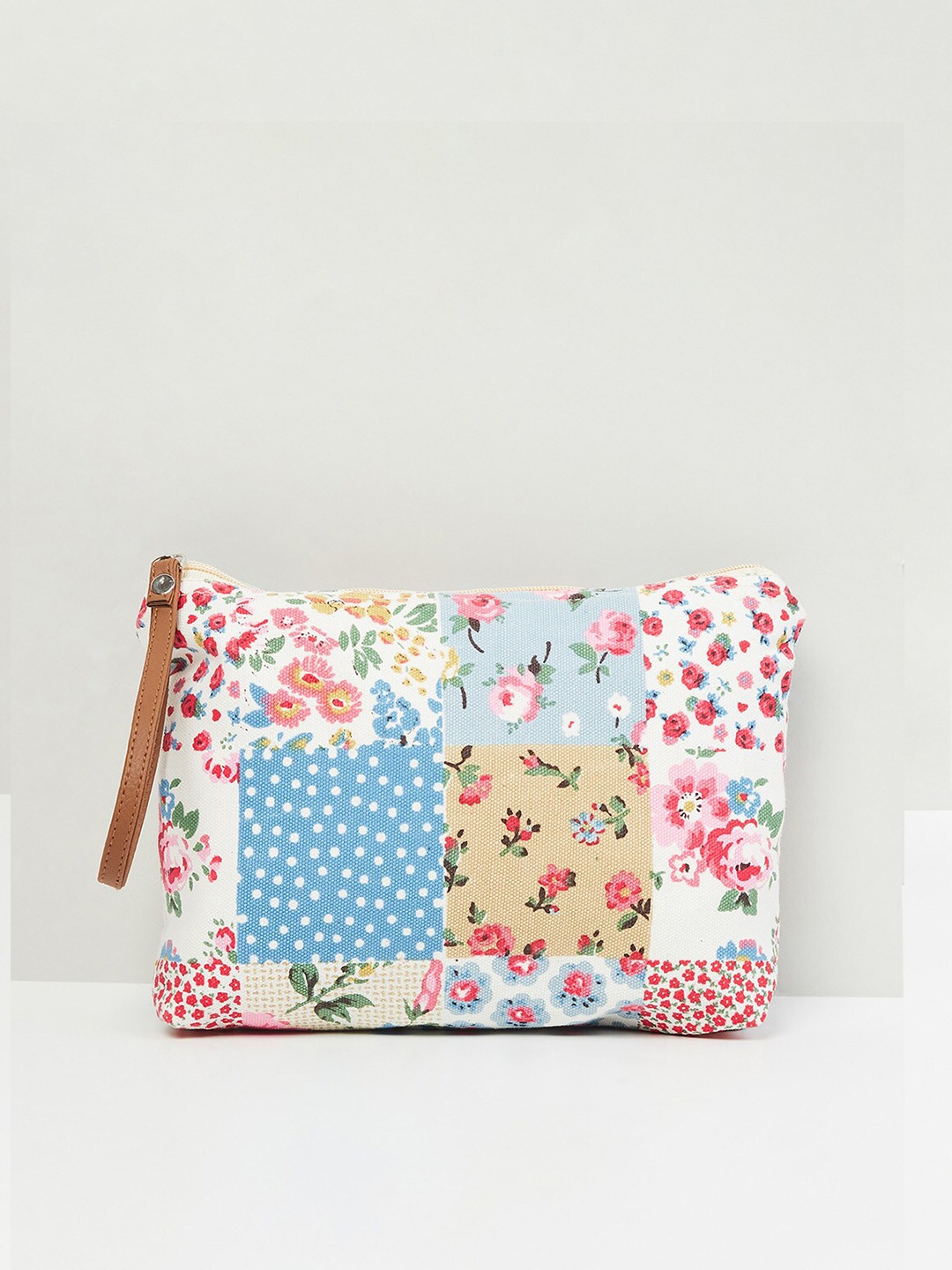 

max Women White Floral Printed Zip Around Wallet, Off white