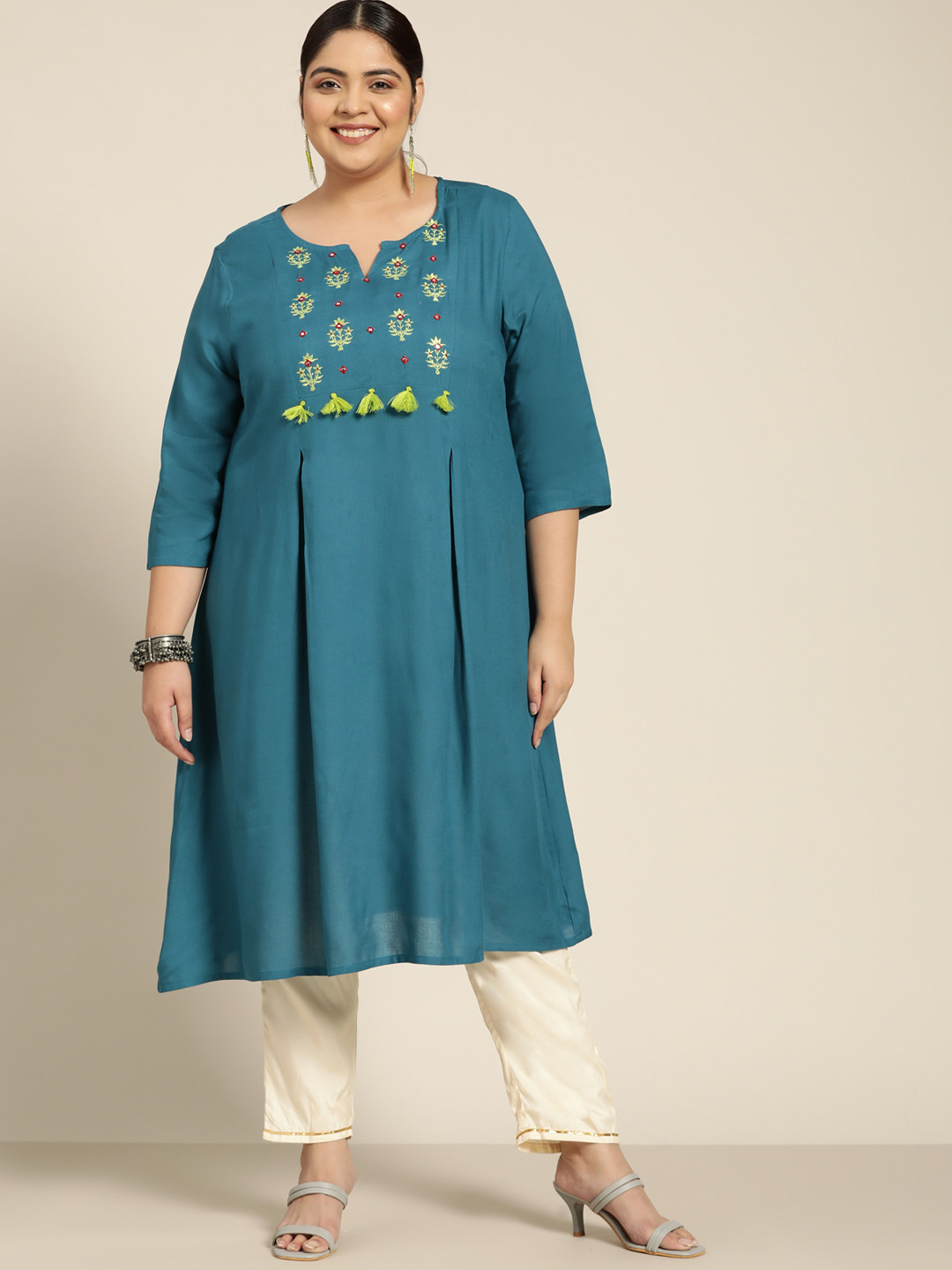 

Sztori Plus Size Women Teal Blue Embroidered Thread Work Kurta