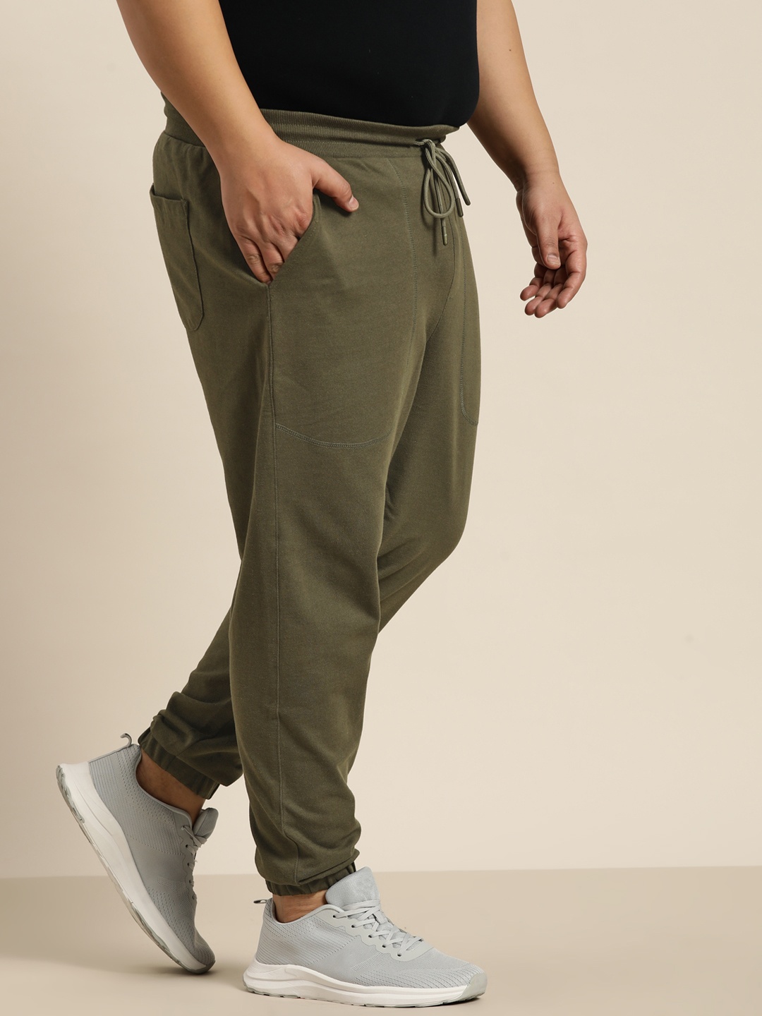 

Sztori Men Plus Size Olive Green Solid Joggers