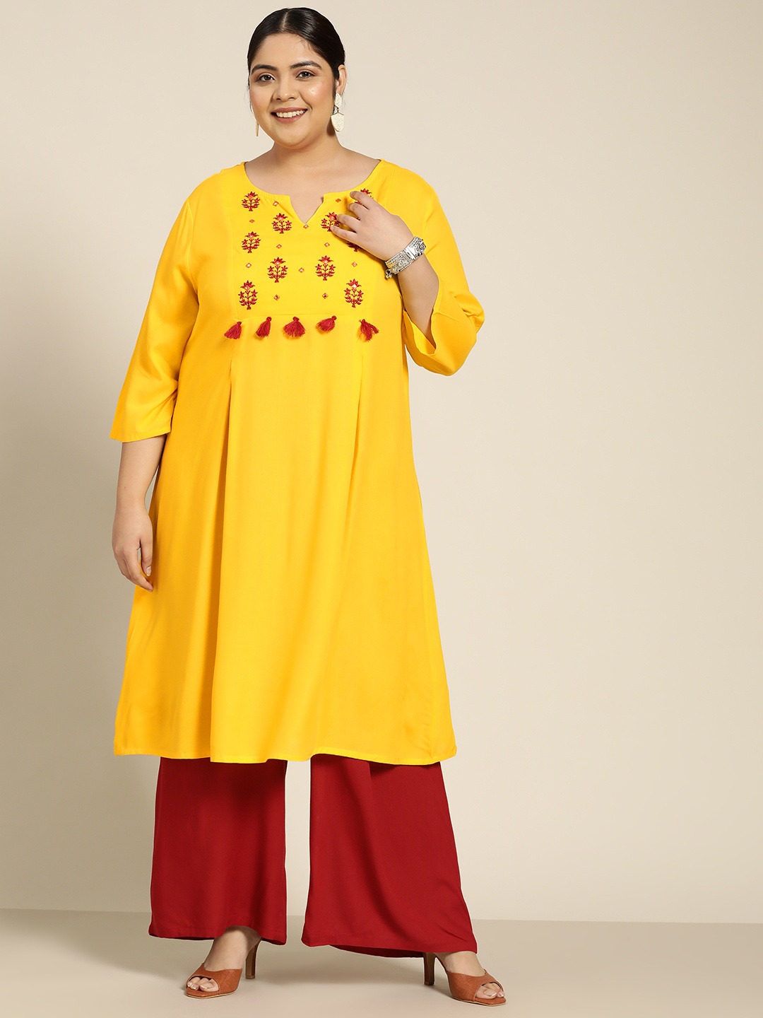

Sztori Plus Size Women Yellow Yoke Deisgn Embroidered Thread Work Kurta