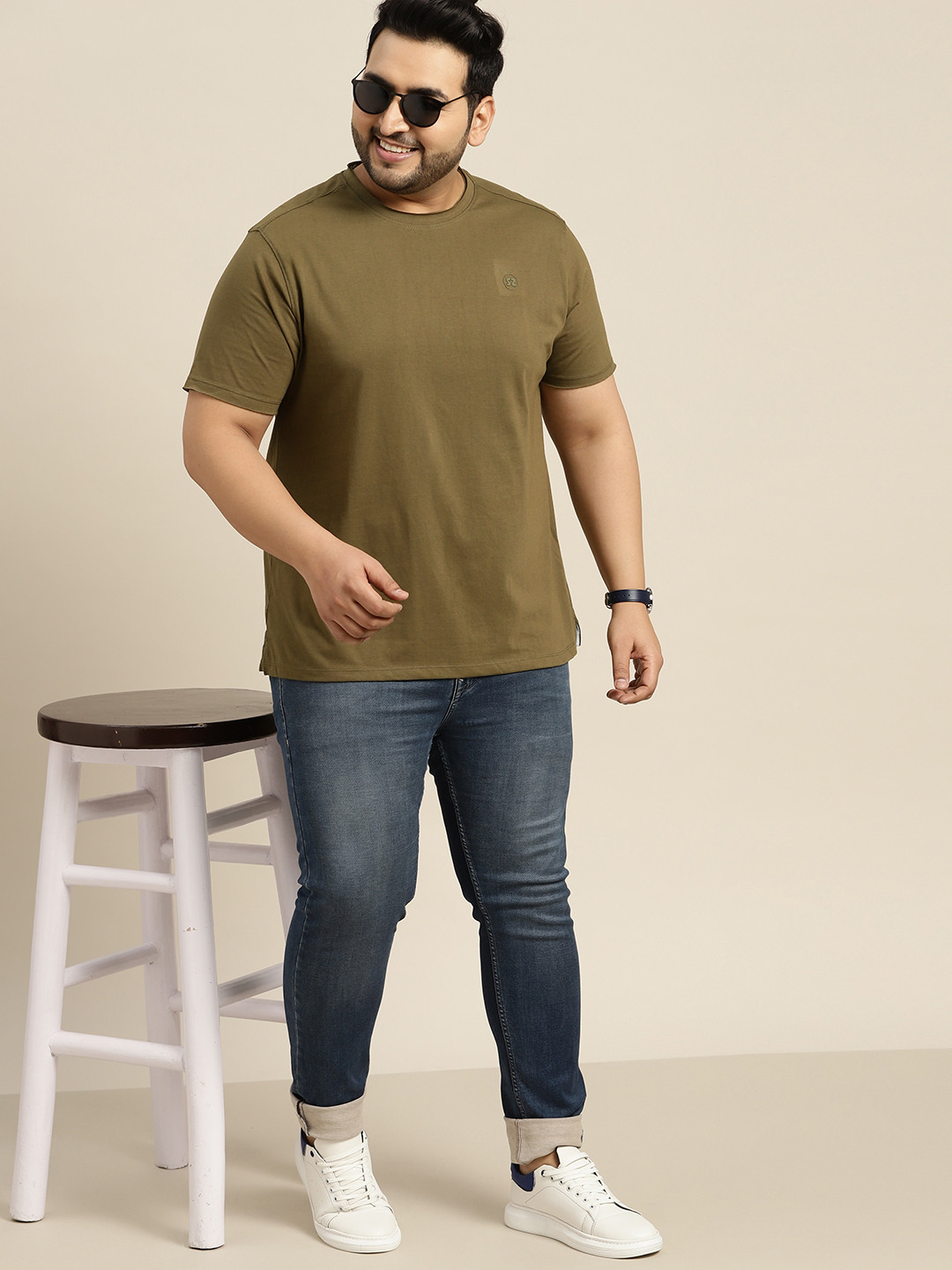 

Sztori Men Plus Size Olive Green Solid Raw Neck Edge T-shirt