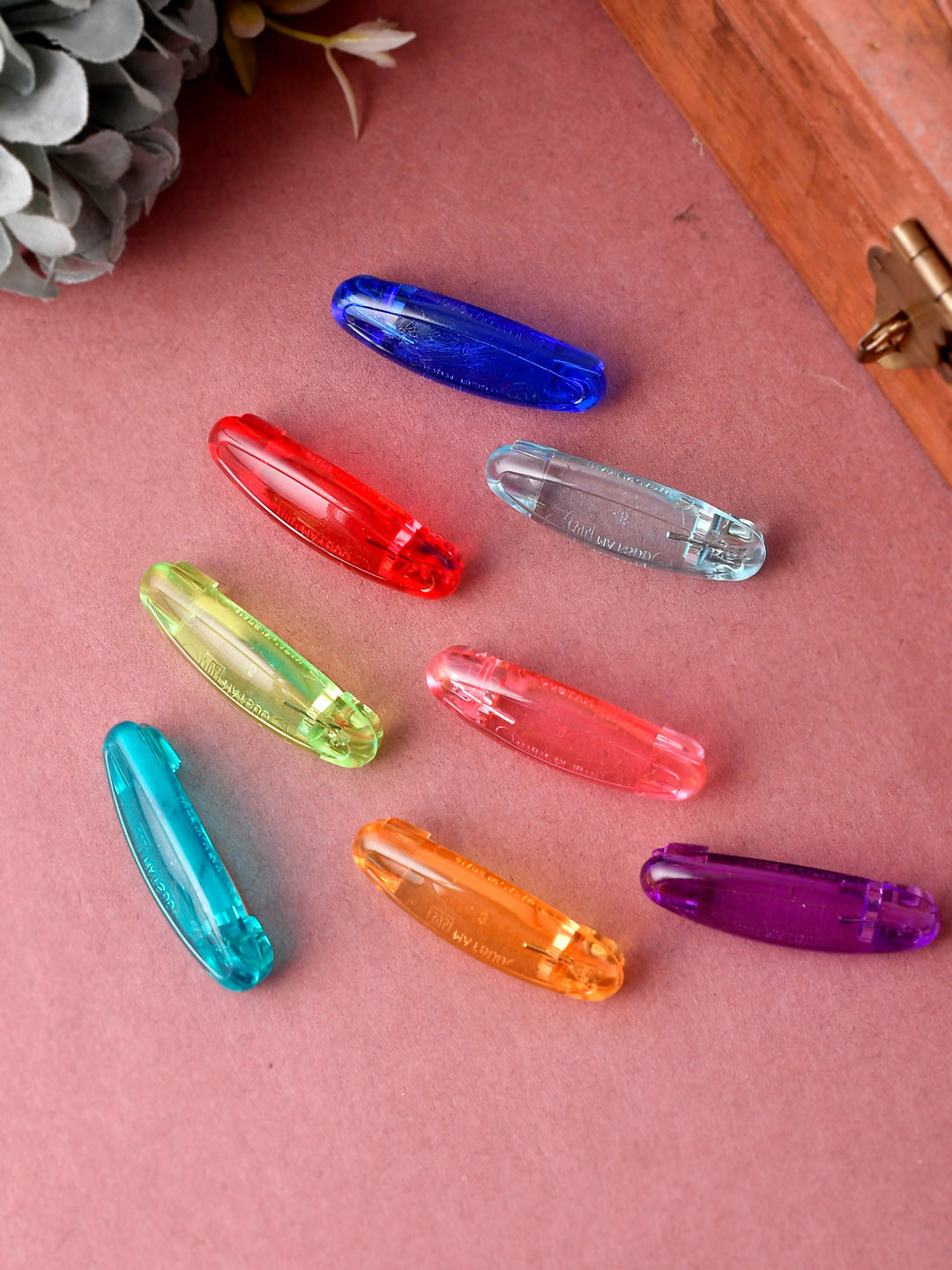 

Silvermerc Designs Set Of 8 Acrylic Saree Pins, Pink