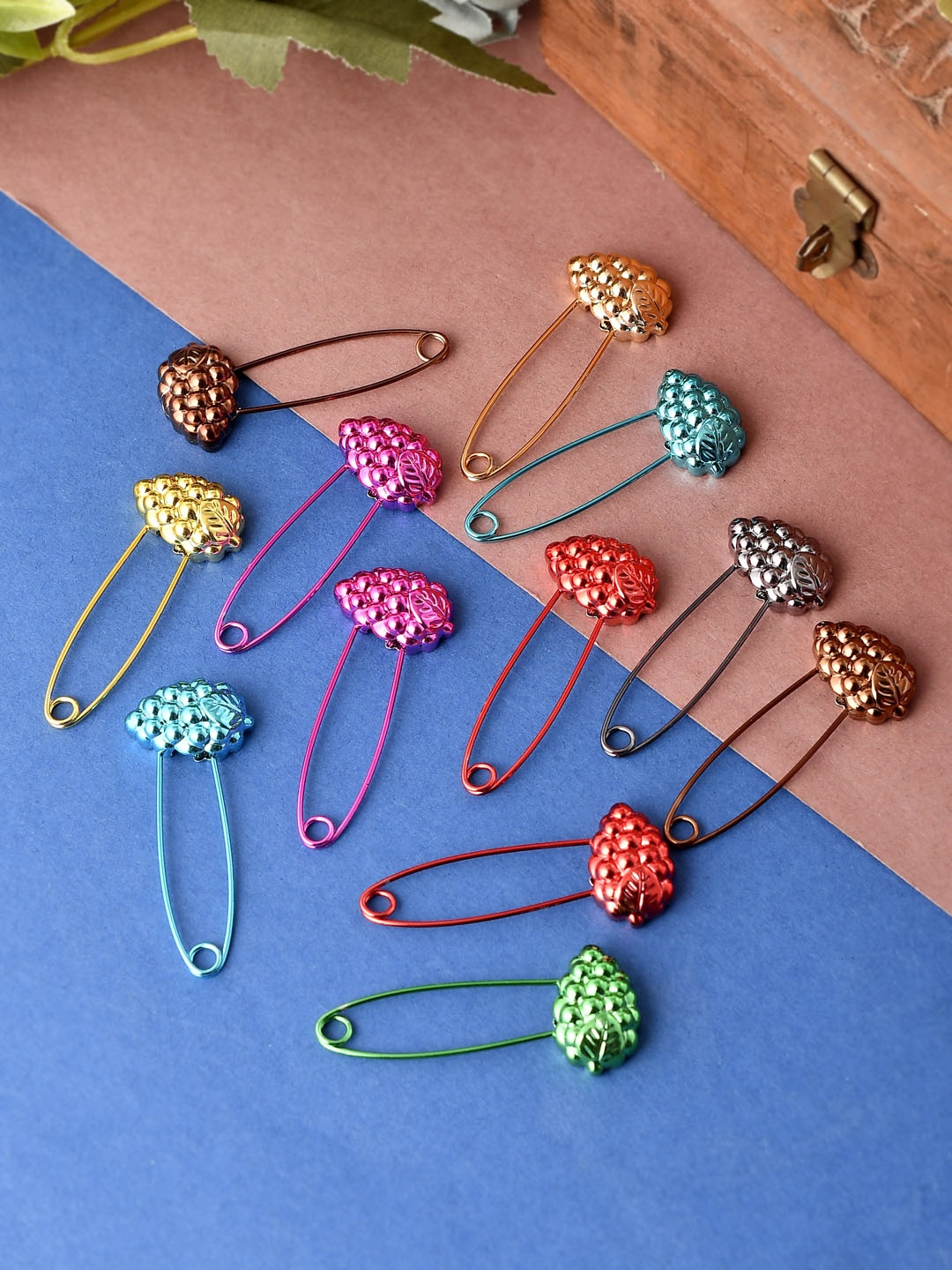 

Silvermerc Designs Set of 12 Acrylic Saree Pins, Pink