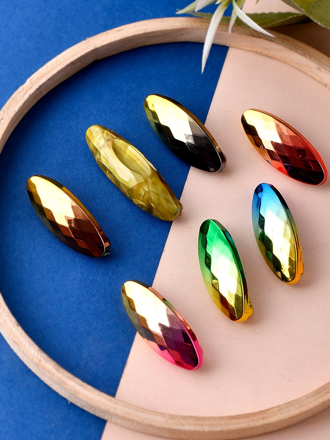 

Silvermerc Designs Set of 7 Acrylic Saree Pins, Gold