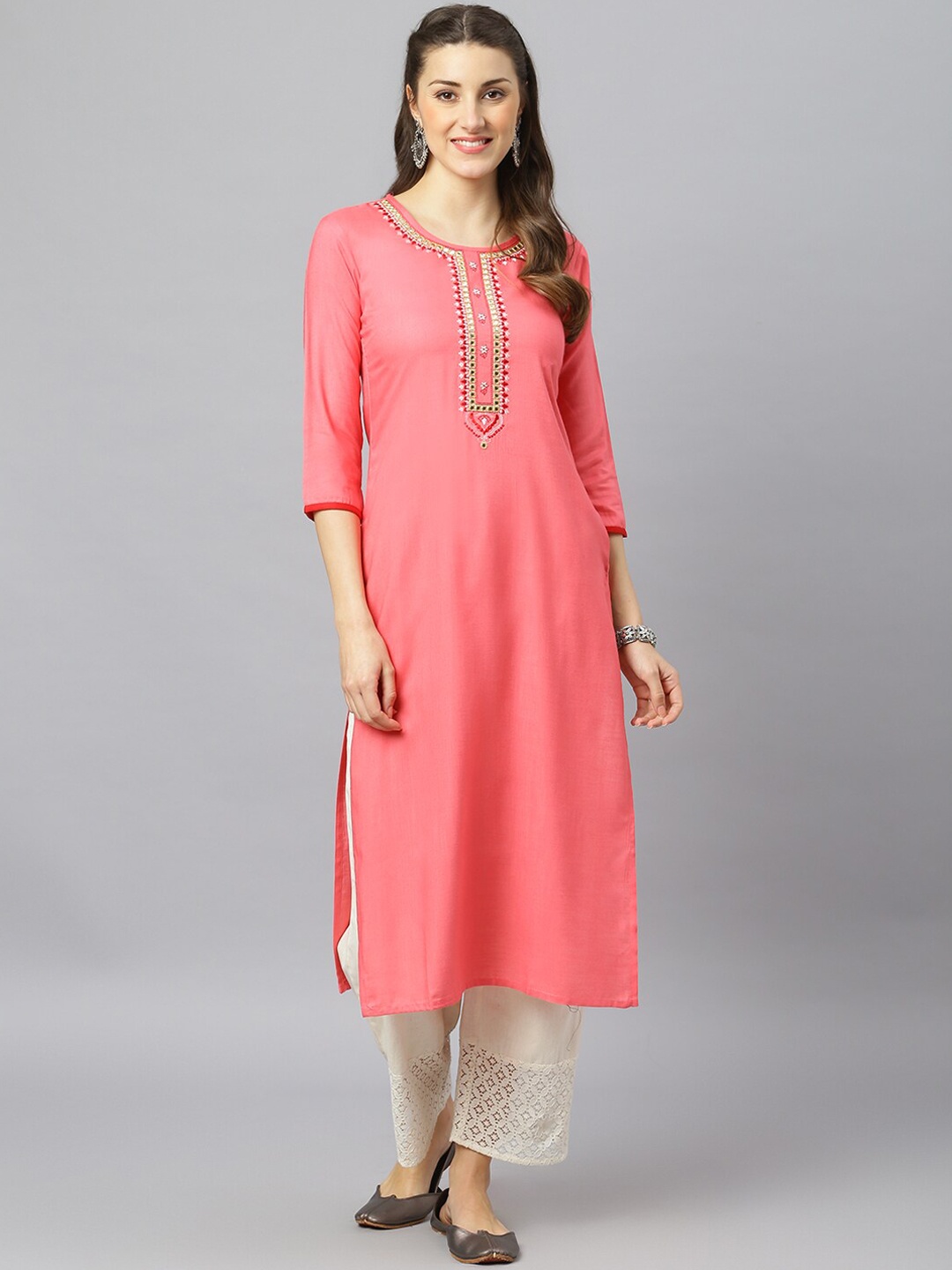 

FASHION DEPTH Women Pink Embroidered Thread Work Kurta