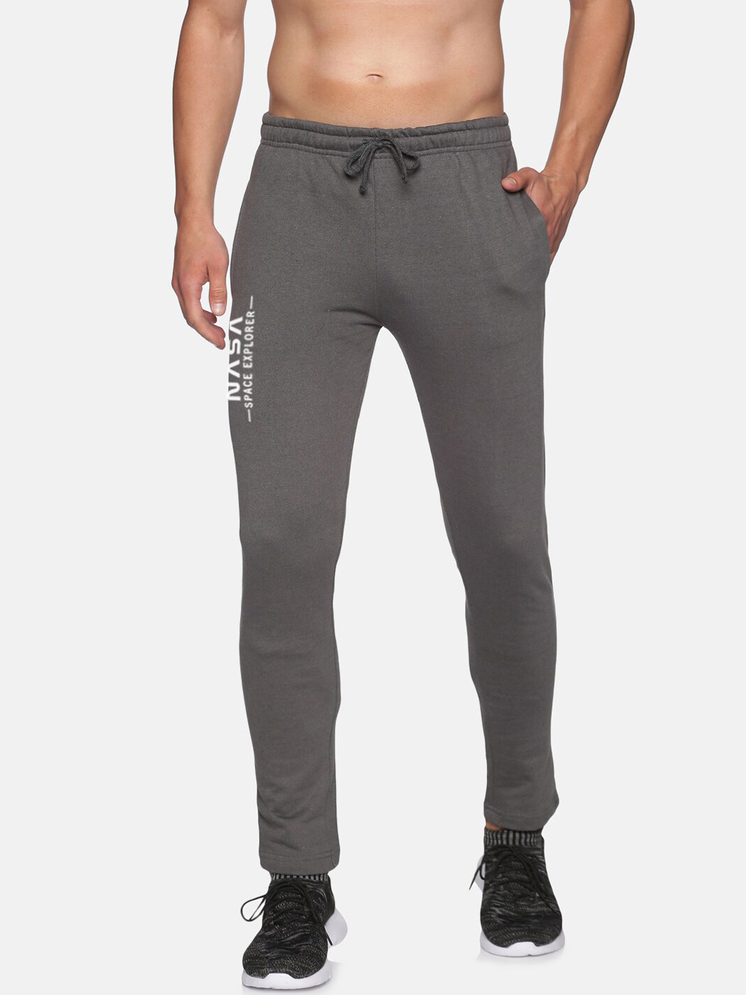 

MASH UNLIMITED Men Grey Solid Slim Fit Track Pants