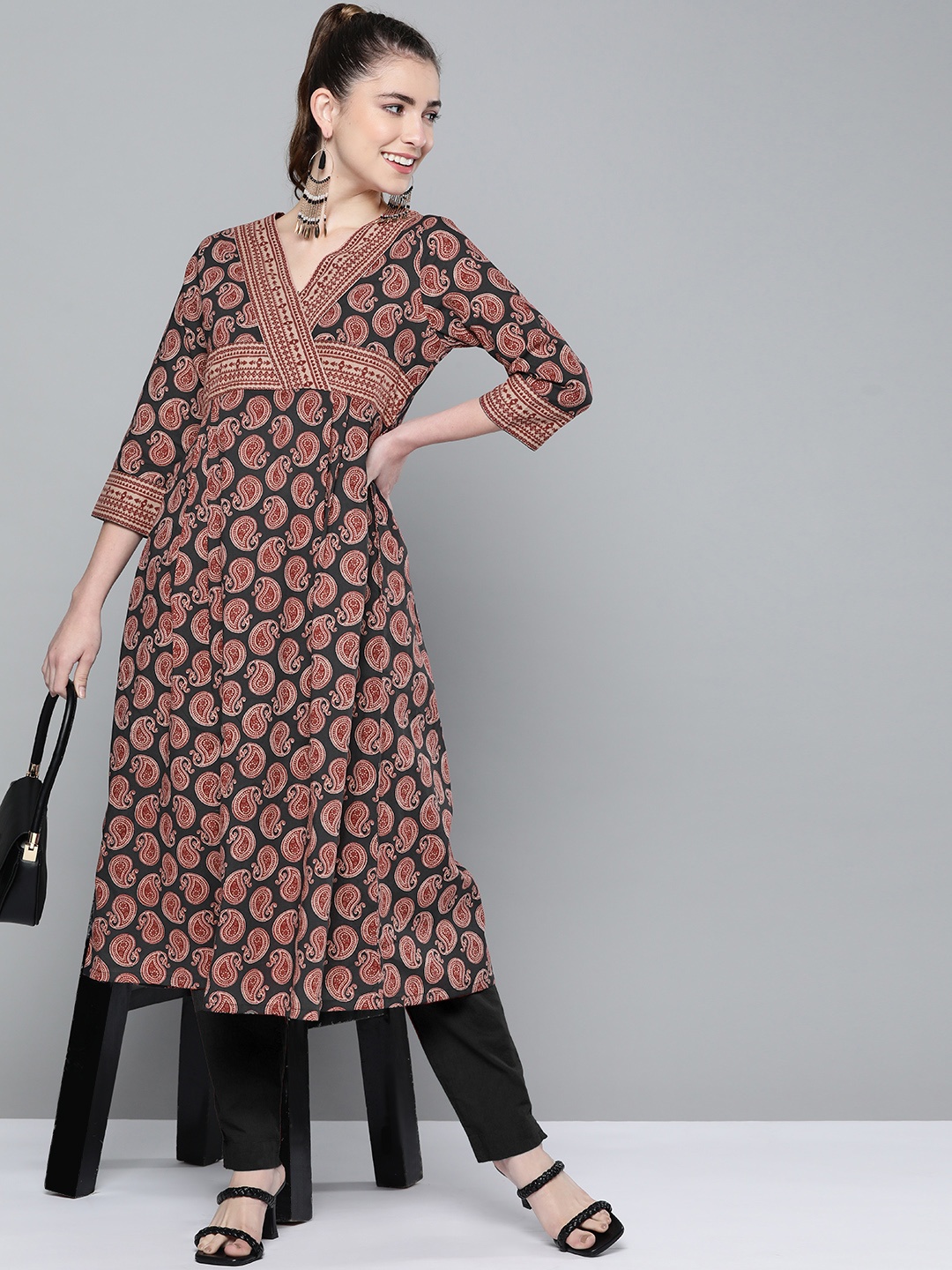 

HERE&NOW Women Black & Maroon Pure Cotton Ethnic Motifs Printed Kurta