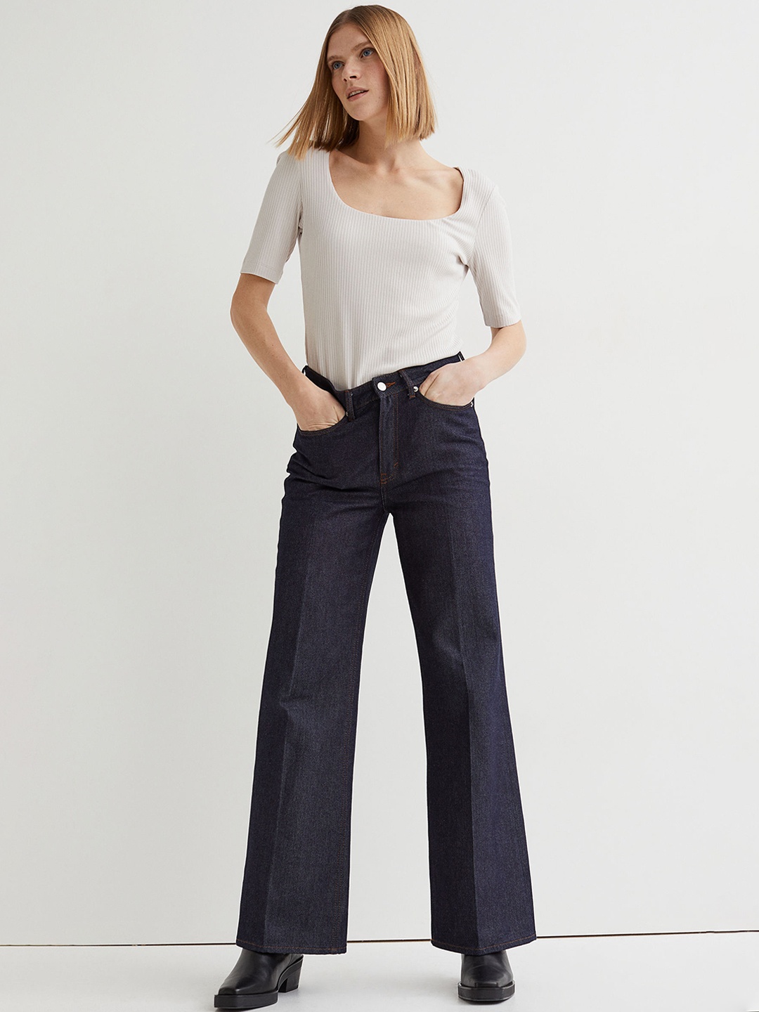 

H&M Women Grey & Beige Solid Ribbed Top