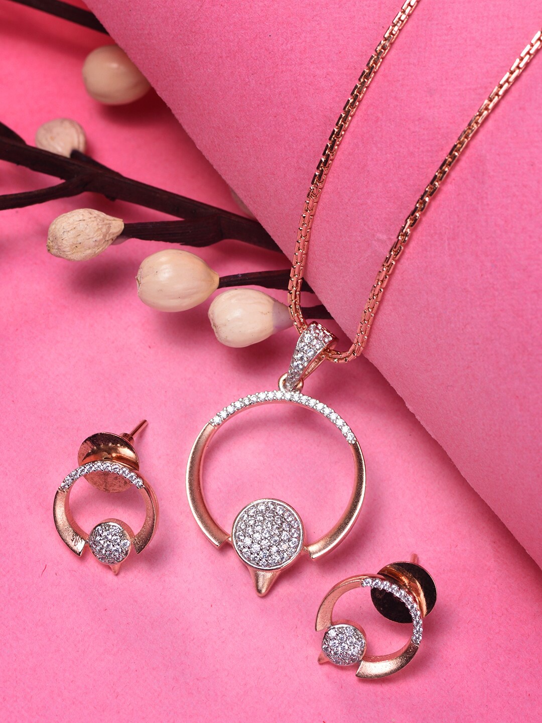 

Saraf RS Jewellery Rose Gold-Plated & White Stone Studded Circular Pendant Jewellery Set