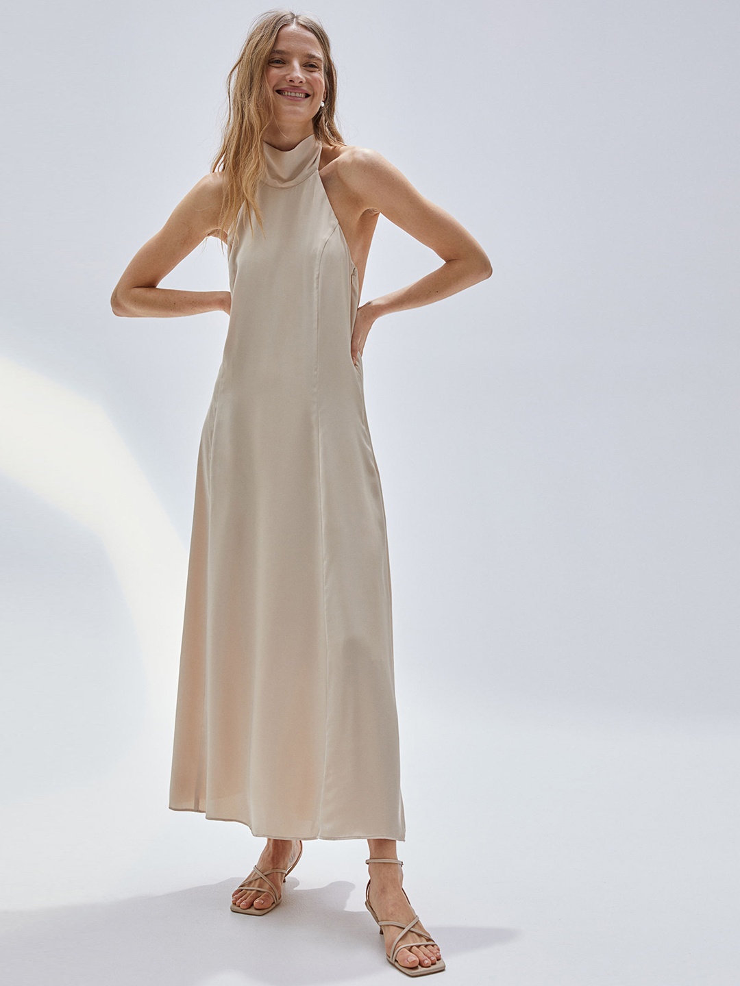 

H&M Women Beige Satin Bridesmaid Dress