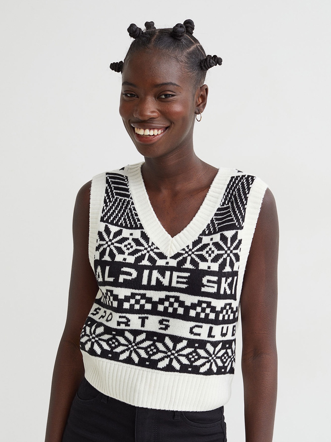 

H&M Women Black & White Sweater Vest