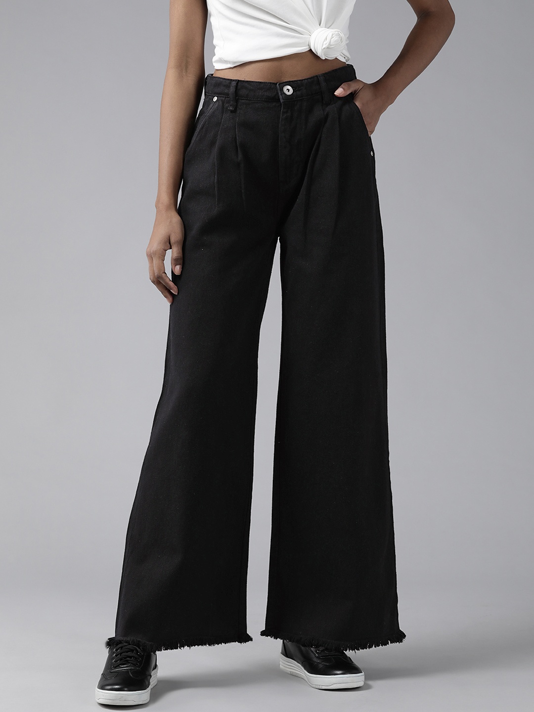 

The Roadster Lifestyle Co Women Black Pure Cotton Wide Leg Jeans