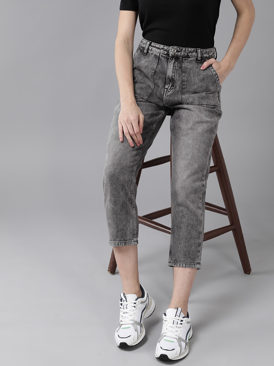 

Roadster Women Straight Fit High-Rise Cropped Stretchable Jeans, Grey