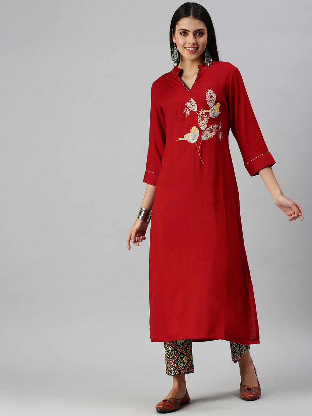 

SHOWOFF Women Red Floral Embroidered Kurta with Trousers