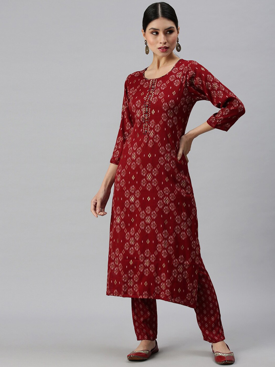 

SHOWOFF Women Maroon Printed Kurta with Trousers