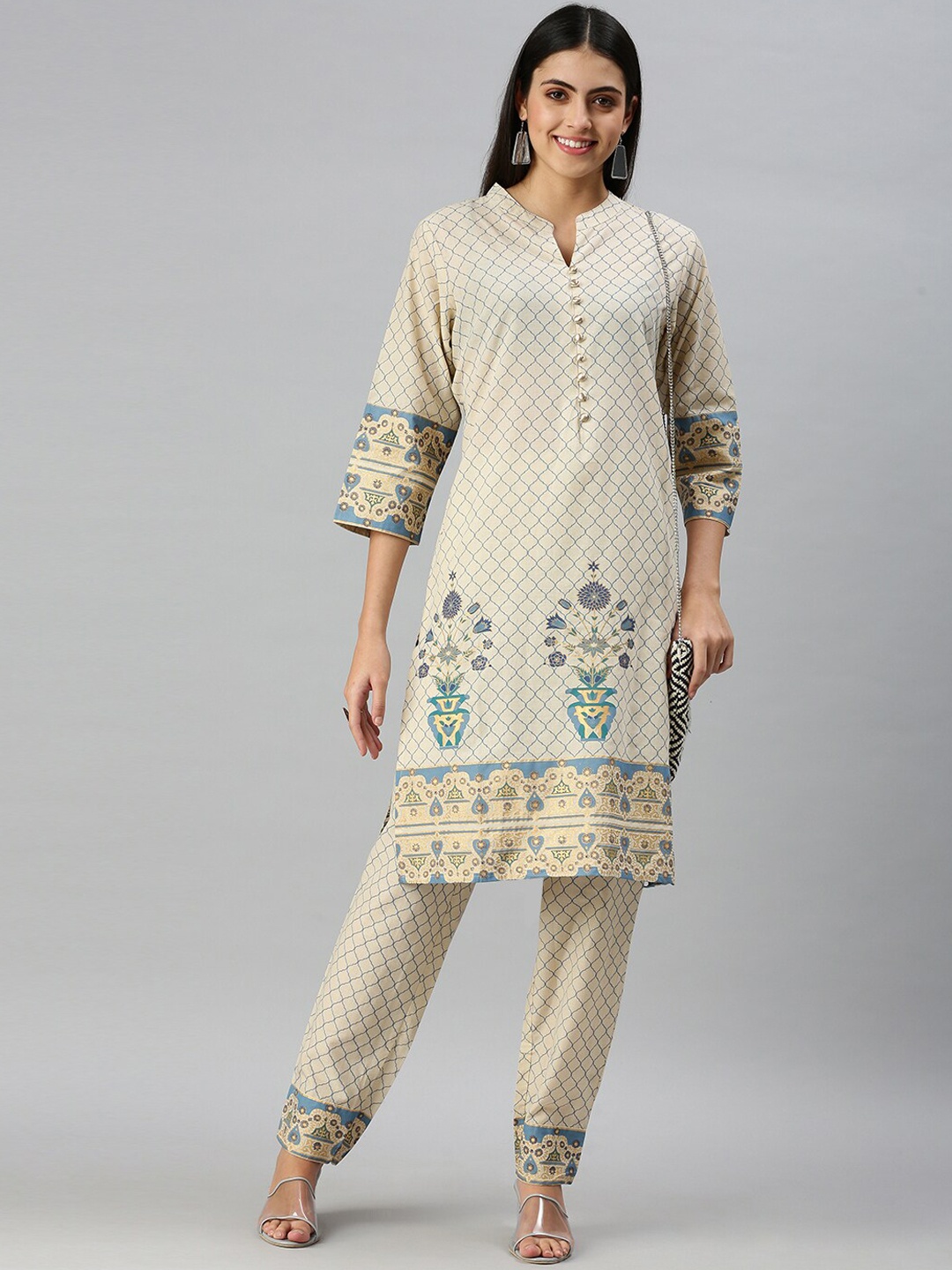 

SHOWOFF Women Cream-Coloured Floral Printed Kurta with Trousers